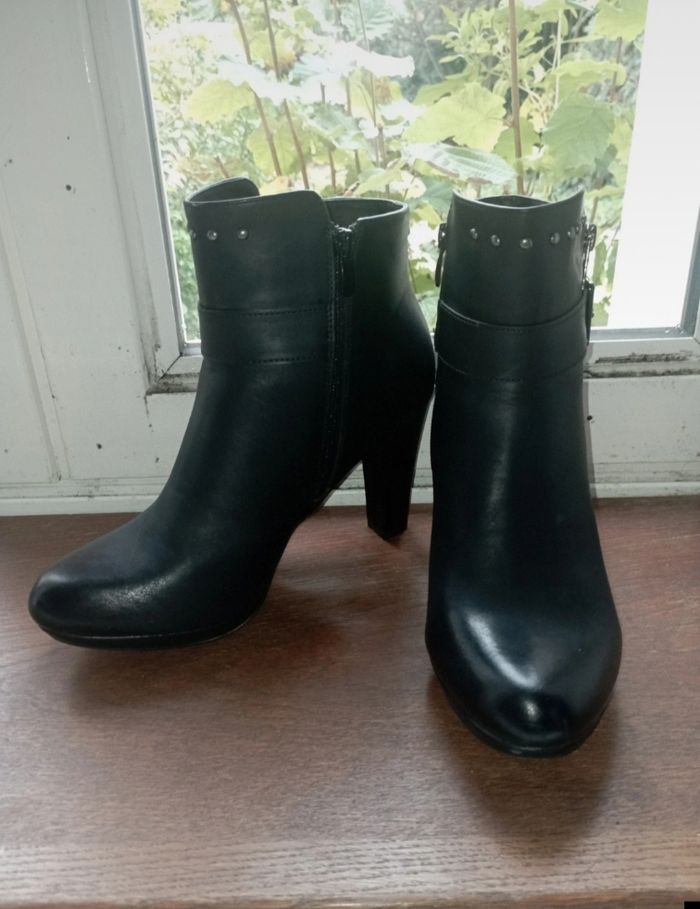 Bottines à talons avec boucles - photo numéro 3