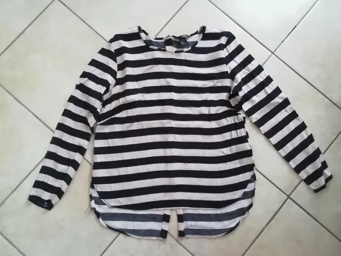 Haut - Blouse - Tunique rayée H&M Taille 40.