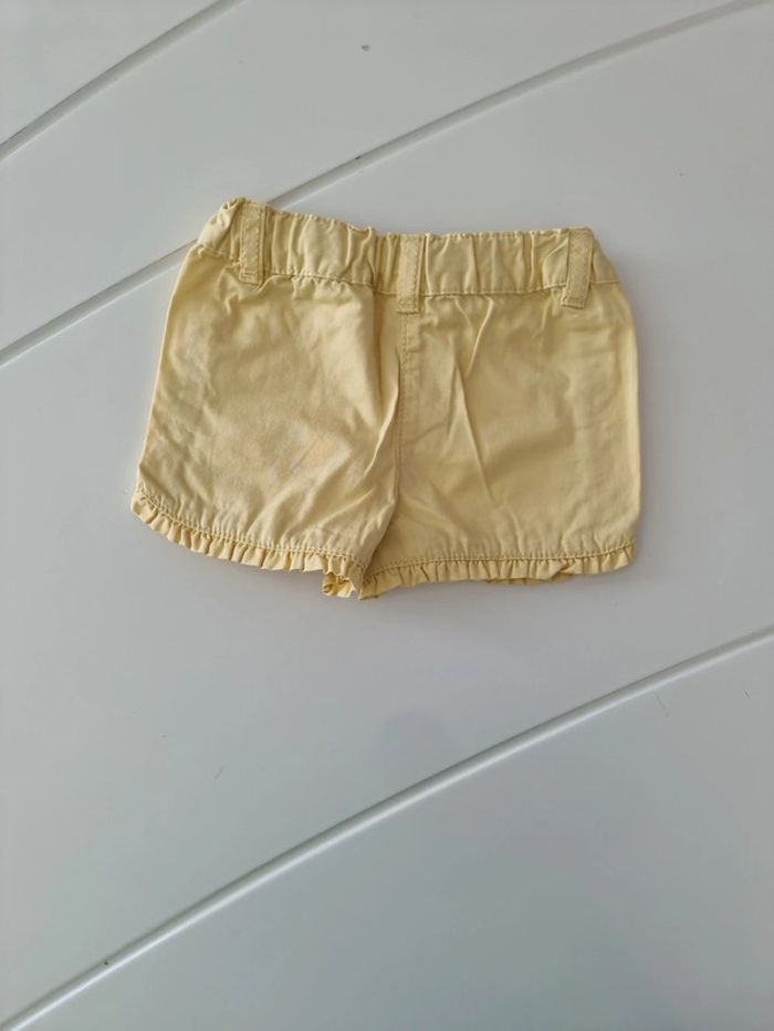 Short jaune 9 mois - photo numéro 3
