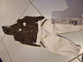 Gilet sans manche avec pantalon