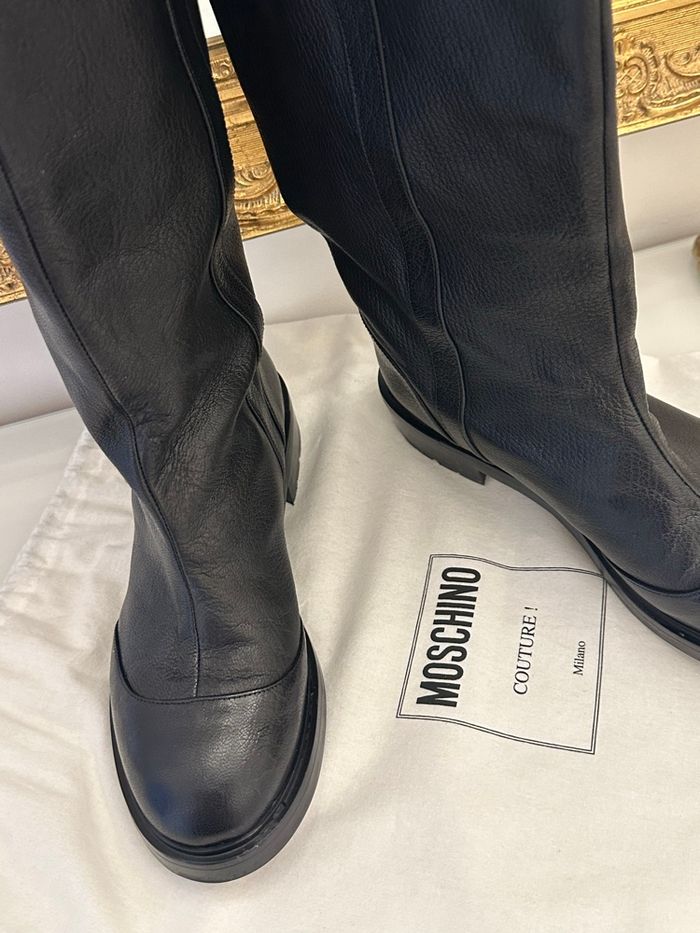Bottes cavalières Moschino neuves