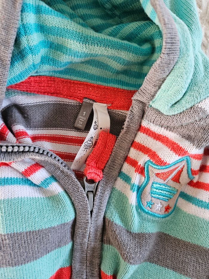 Gilet à capuche 1 mois - photo numéro 3