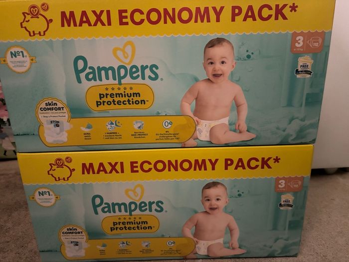 Couches Pampers premium protection taille 3 (lot de 2 cartons) neuf