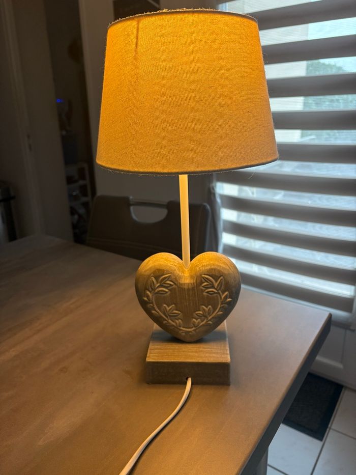 Très jolie Lampe de chevet cœur, - photo numéro 2