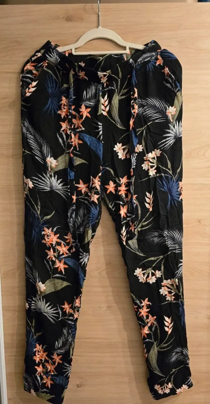 Pantalon fluide fleurie !