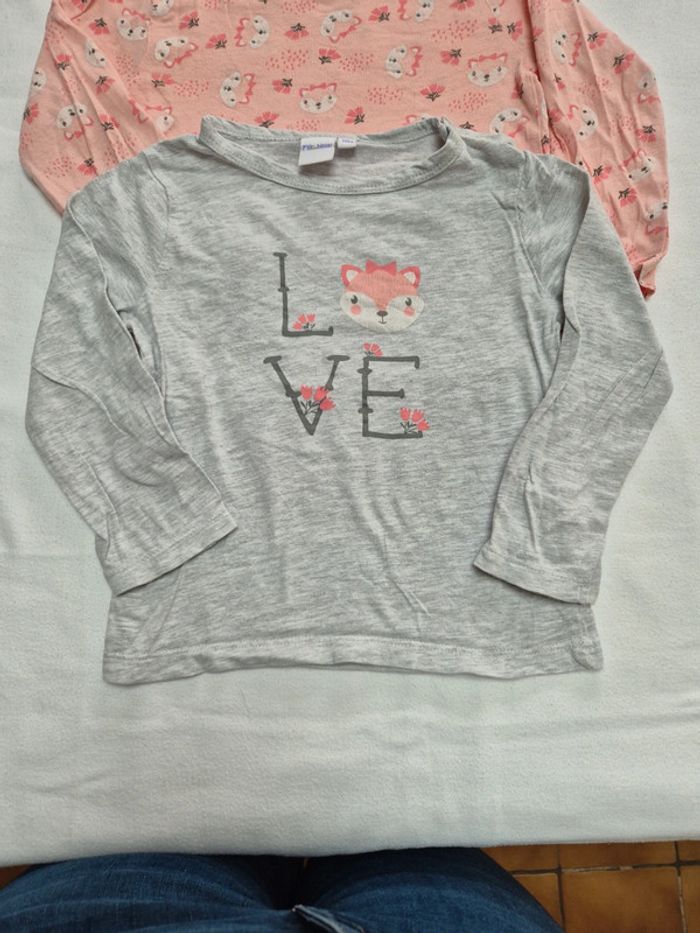 Lot de 2 t-shirts "P'tit bisou" 18 mois - photo numéro 3