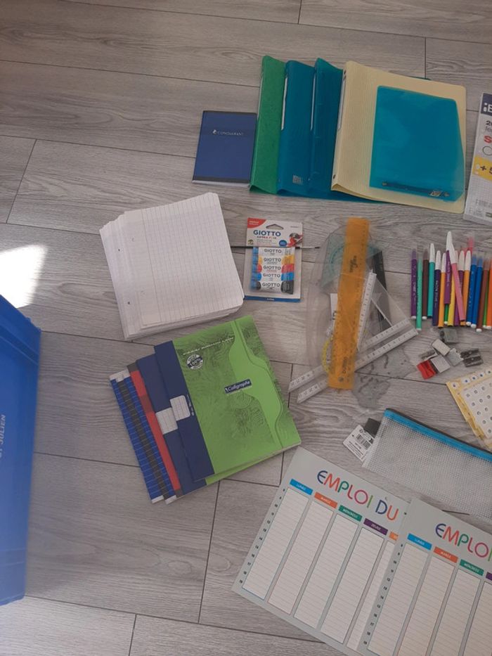Lot fourniture scolaire - photo numéro 2