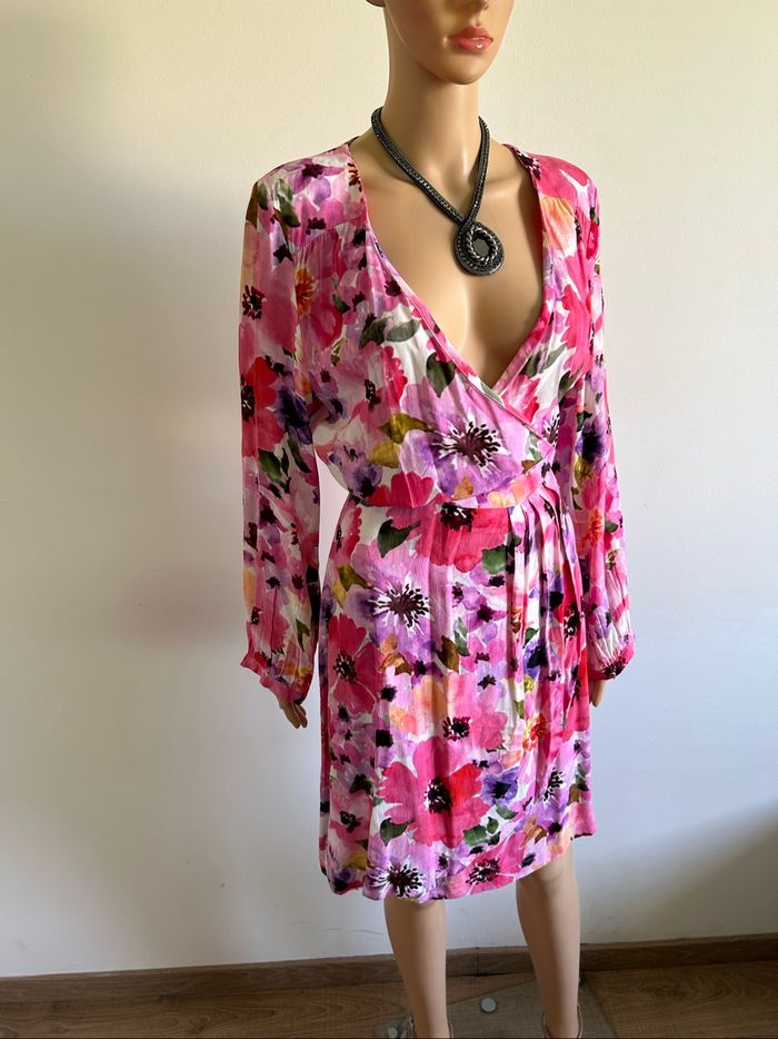 Robe fleurie à manches longues la petite étoile taille 1 jamais portée - photo numéro 2