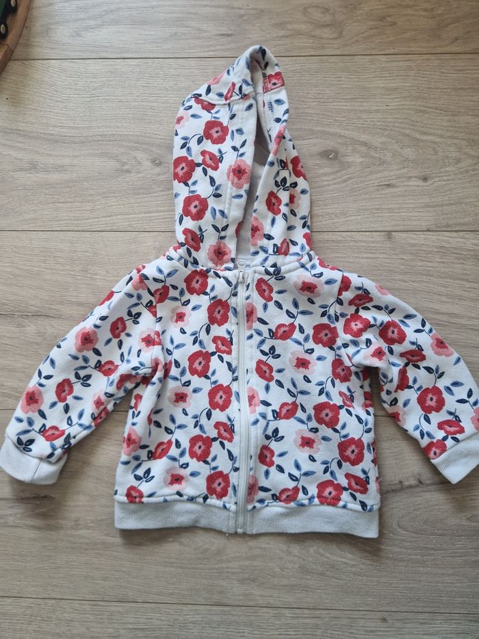 Sweat à fleurs bébé fille 12 mois