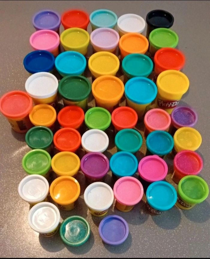 Lot de jouet et pâte à modeler - photo numéro 2