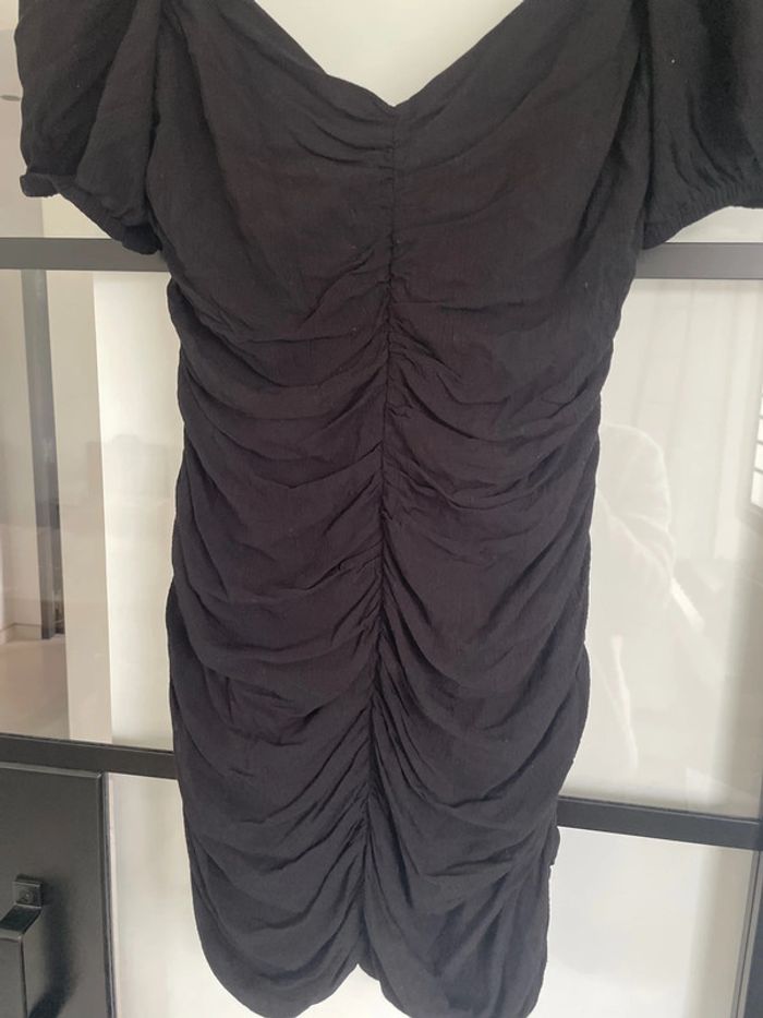 Robe noire - photo numéro 2