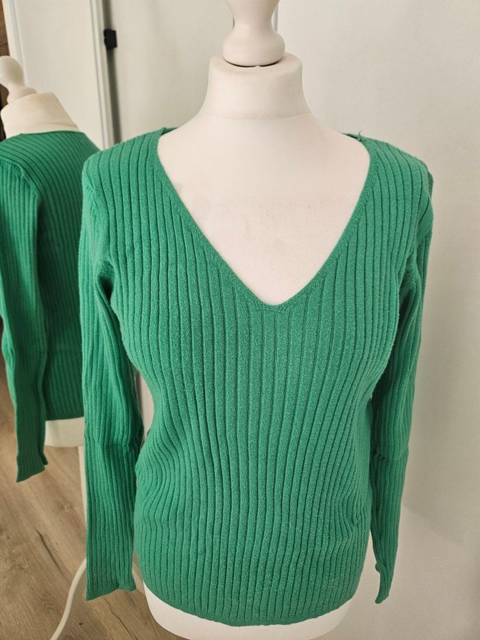 Pull femme col V taille M