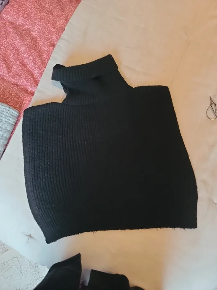 Pull sans manches,  col roulé - photo numéro 4