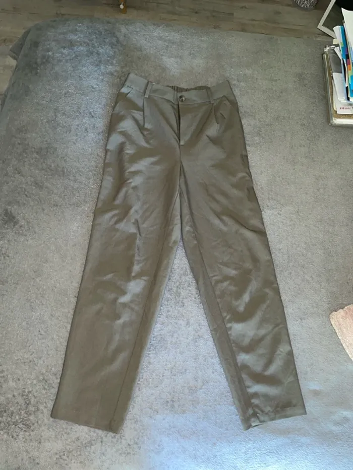 pantalon cintré kaki