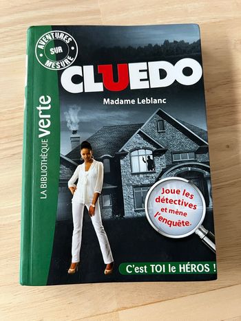 Livre Cluedo – Madame Leblanc – La Bibliothèque Verte – Bon État