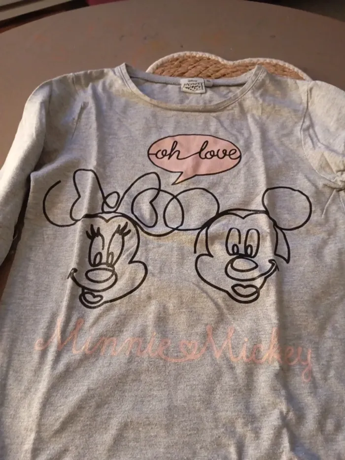 Tee shirt manches longues Mickey Minnie 8 ans - photo numéro 2