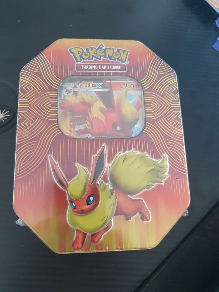 Pokebox pokemon pyroli gx soleil et lune