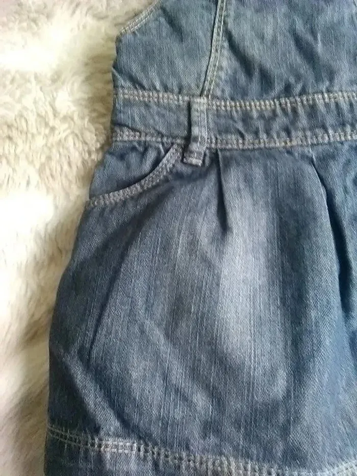 Robe salopette en jean 4ans - Kiabi-2 vêtements achetés le 3ème offert - photo numéro 7
