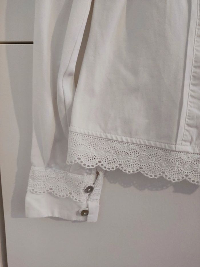 Chemise Tinta blanche broderies taille 40 indiquée mais taille petit - photo numéro 4