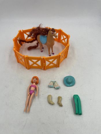 Figurine Polly Pocket + cheval + enclos + tenues Mattel