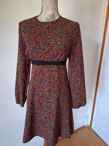 Robe courte fleurie manches longues