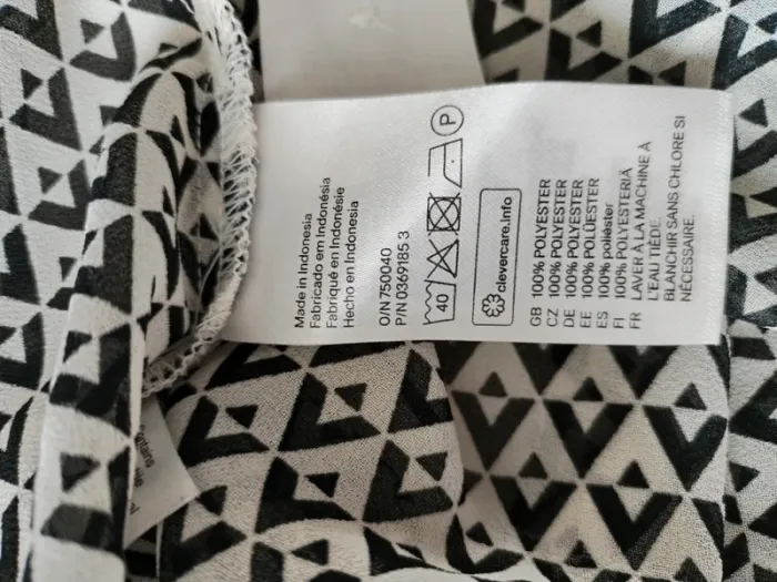 Blouse sans manches motif graphique H&M - photo numéro 4