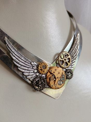 Collier création | engrenage et mvt Luch
