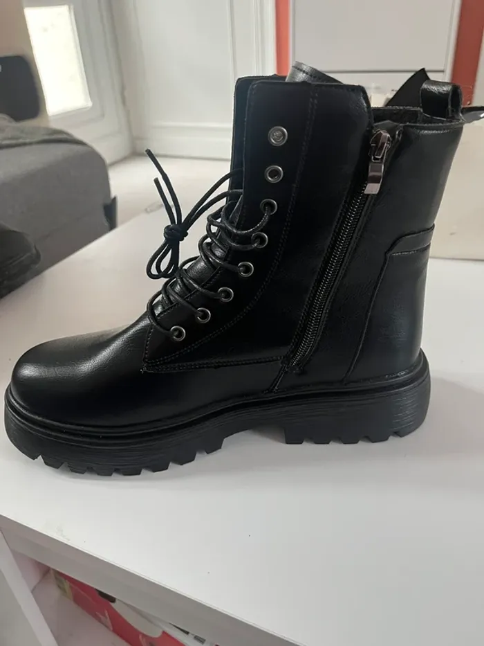 Bottine noir neuve - photo numéro 3