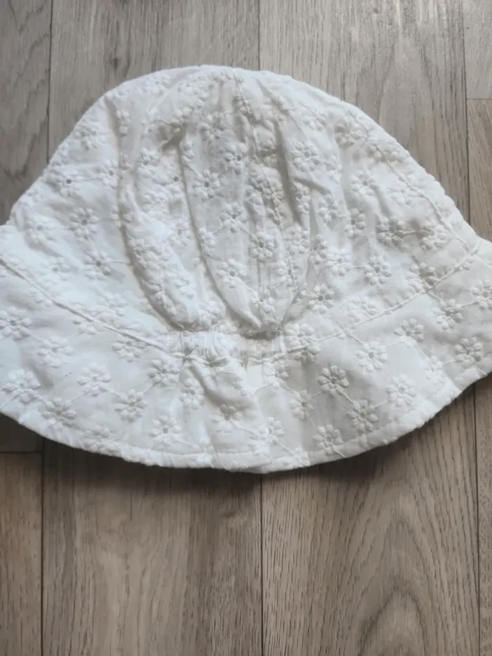 Combishort été chapeau broderie anglaise 92cm - photo numéro 4