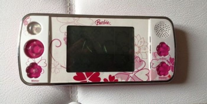 Jolie console de jeux portable