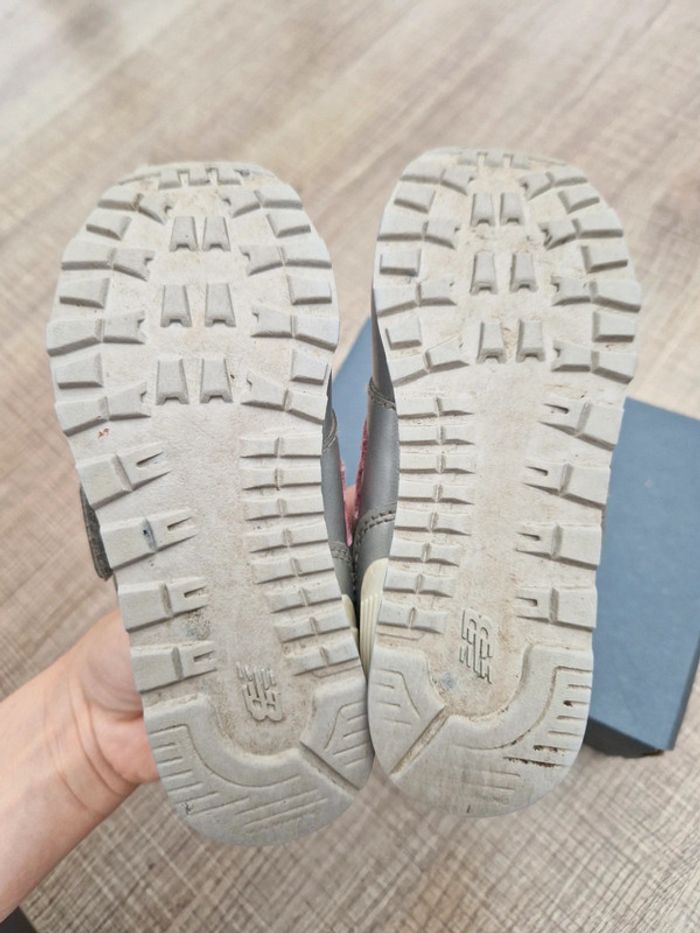 Baskets New Balance argentées 26 - photo numéro 7