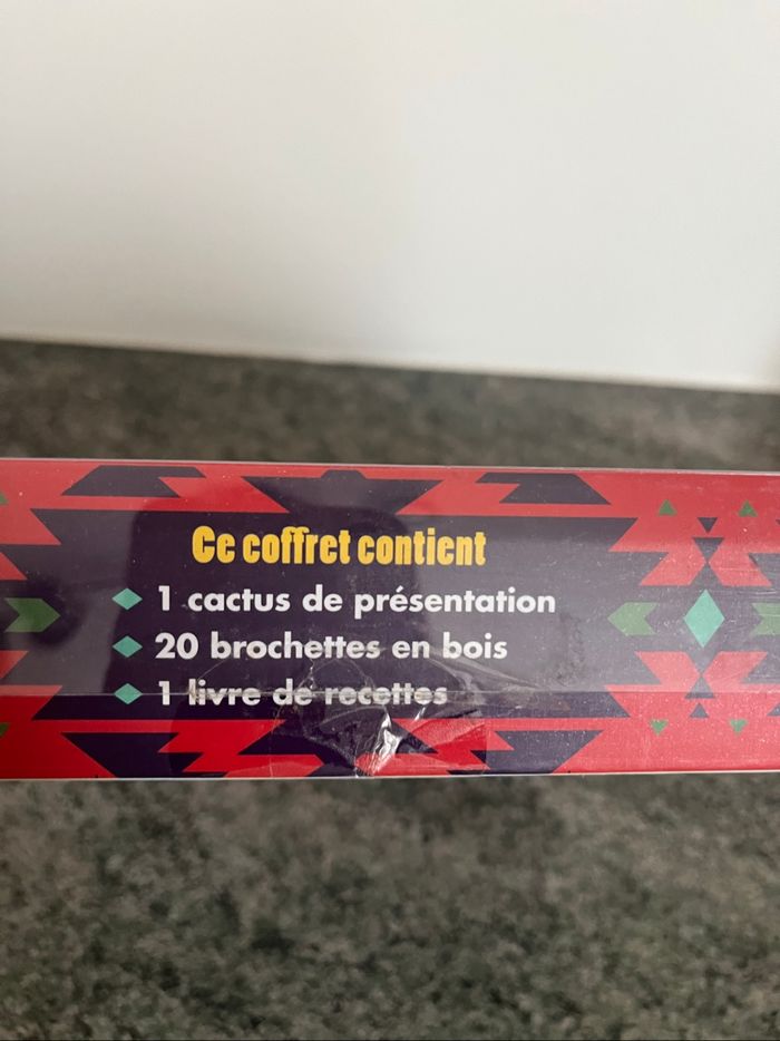 Coffret avec livre  et support pour apéritif - photo numéro 3