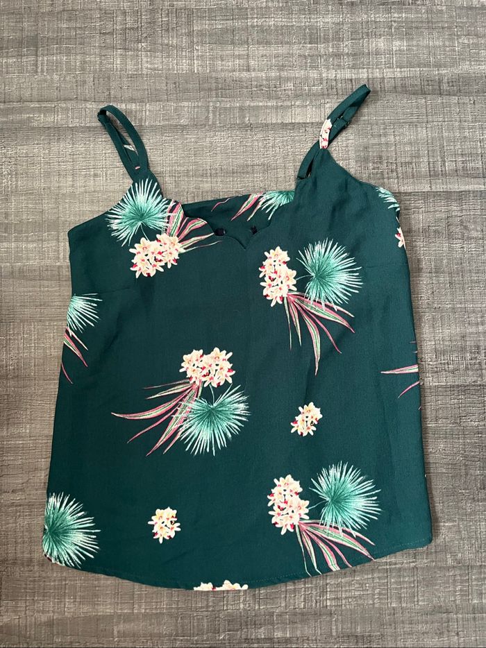 Débardeur vert taille 34