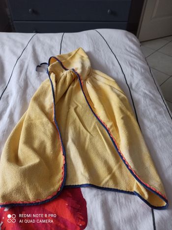 Cape de bain jaune