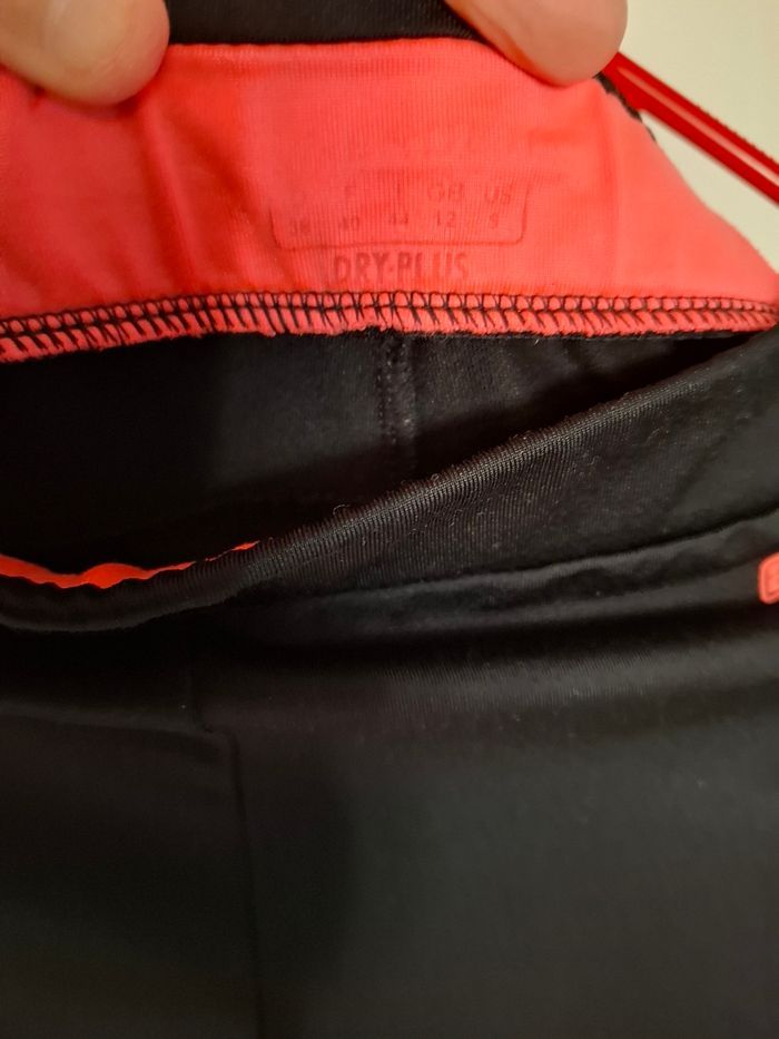 Cycliste de sport colis propre soigné rapide - photo numéro 4