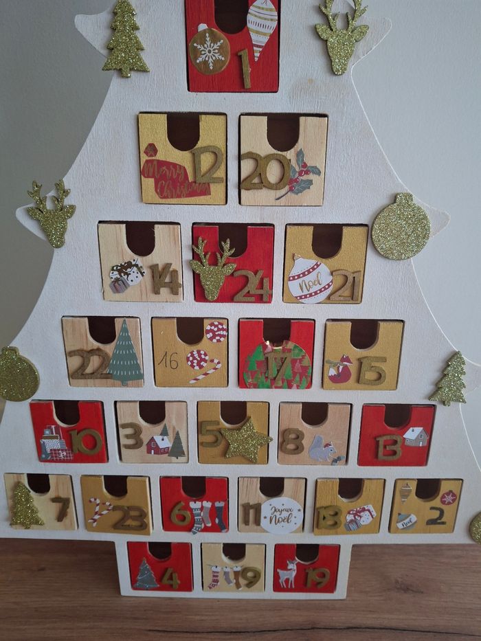 Calendrier de l’avent en bois forme sapin – fait main - photo numéro 2