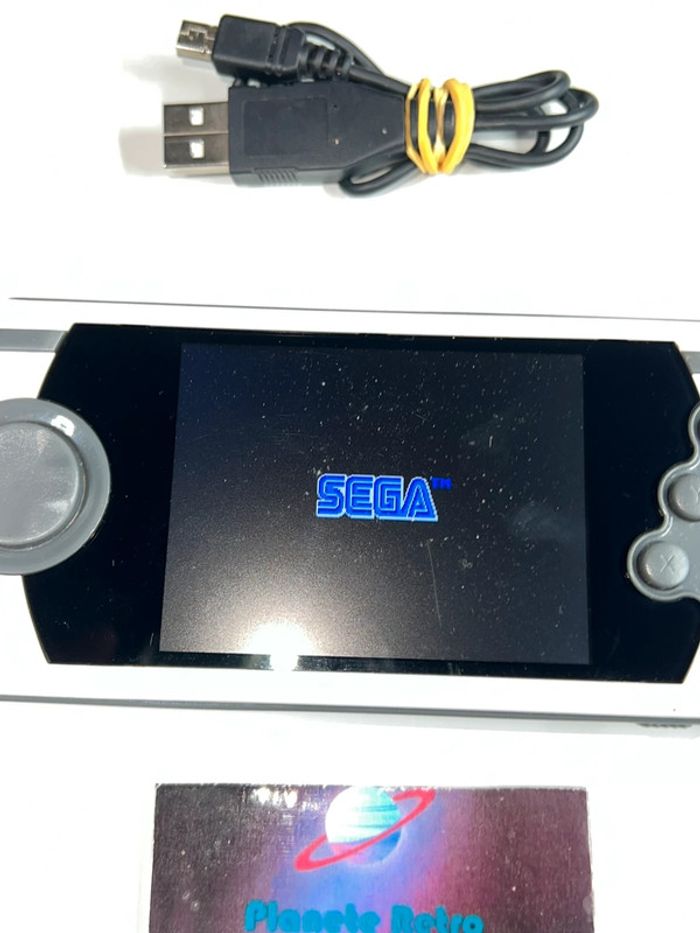 Sega Mega Drive Ultimate Portable Game Player Loose Version PAL Blanche - photo numéro 6