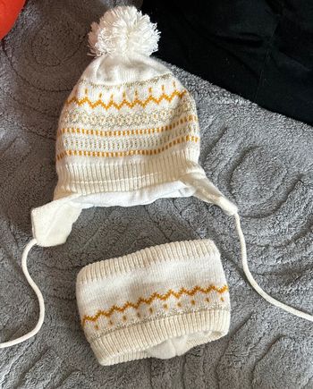 Ensemble bonnet et tour de cou