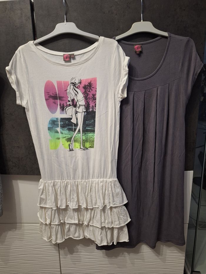 Lot 2 robes manches courtes