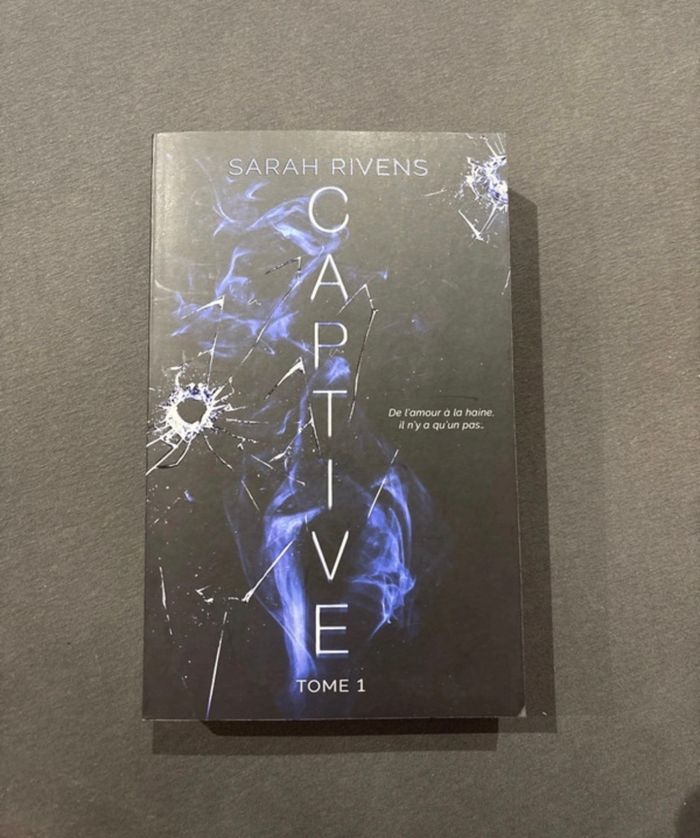 Livres  Captive - photo numéro 2