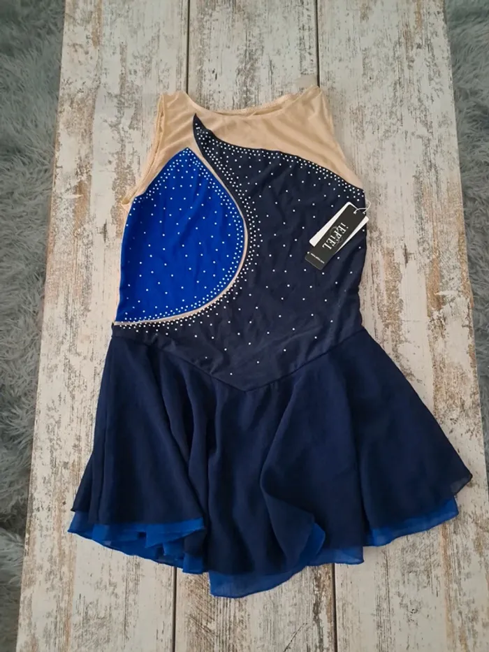Robe patinage artistique à stras