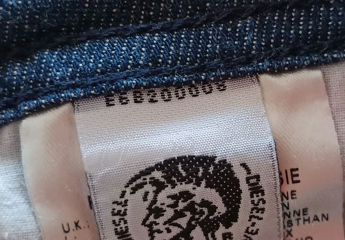 Jean 👖 DIESEL taille 12 ans excellent état - photo numéro 10