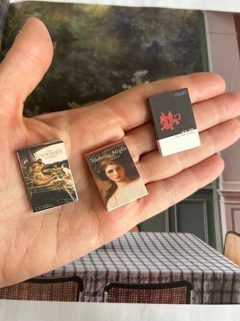 six livres miniatures pour Maison de Poupée ou accessoire Barbie