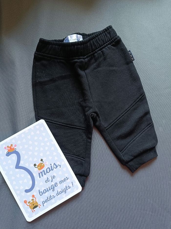 Jogging noir 🦕 Taille 3 mois