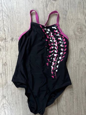 Maillot de bain 1pce noir et rose 8ans TBE tecnopeo