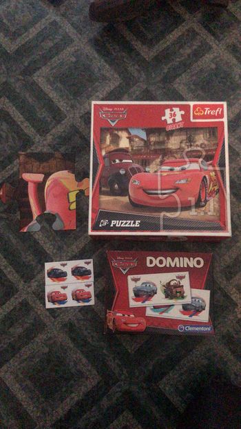 Puzzle géant et domino cars