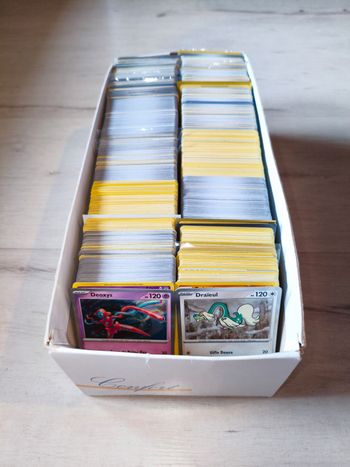 100 cartes Pokémon FR