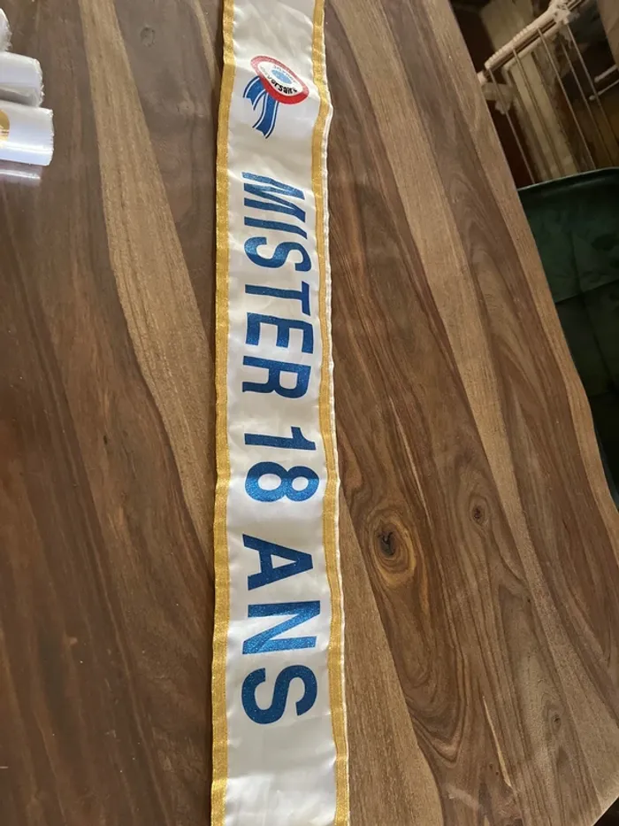 écharpe 18 ans - photo numéro 3