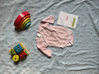 body manches longues rose ouverture devant 1 mois