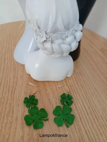 Boucle d'oreille porte bonheur trèfle quatre feuilles hippie bohème